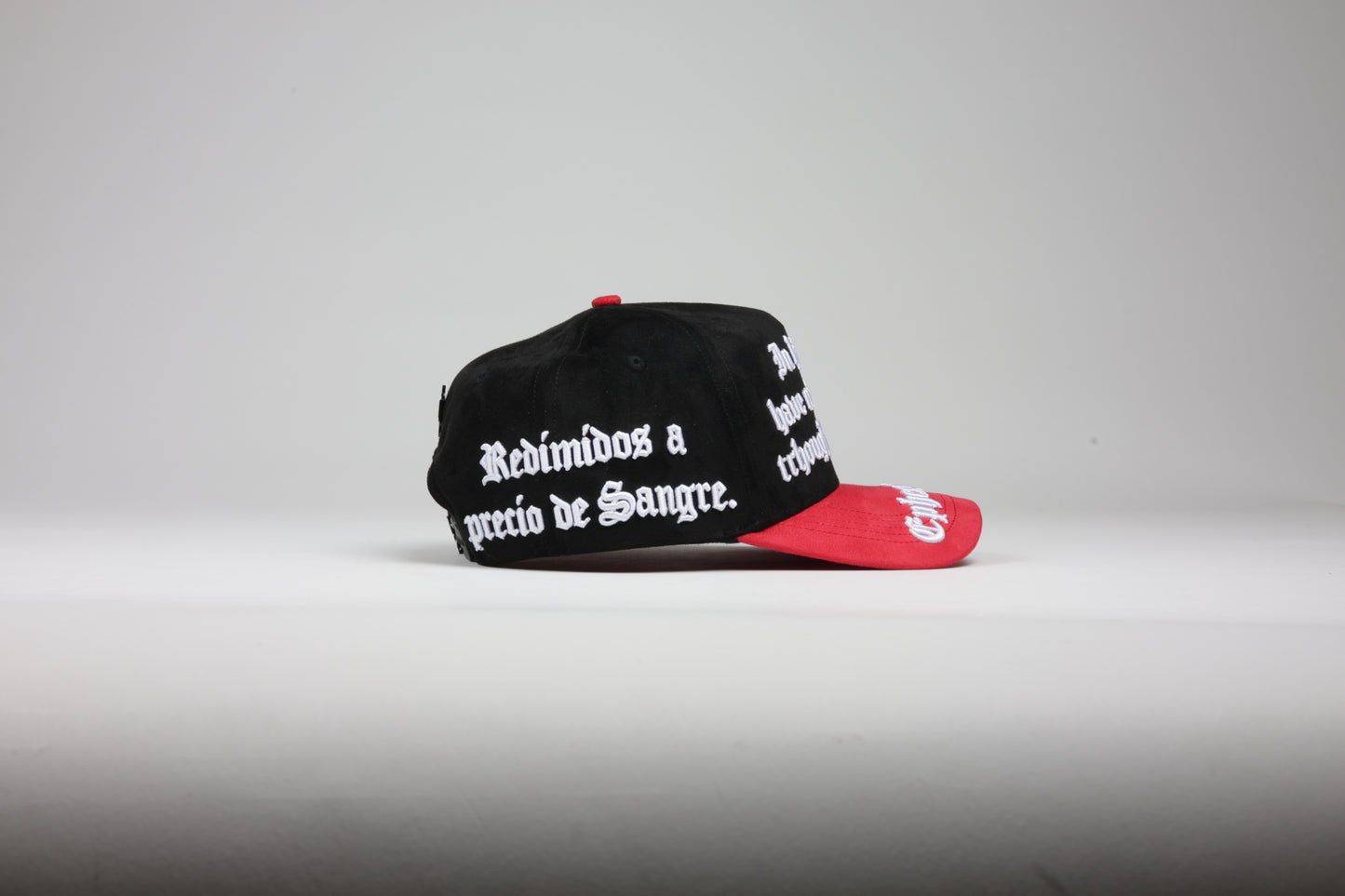 Efesios 1:7 · Black/Red (Negro con Rojo Gamuza Premuim)