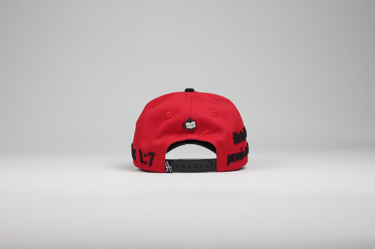 Efesios 1:7 · Red/Black (Rojo con Negro Tela/Gamuza)