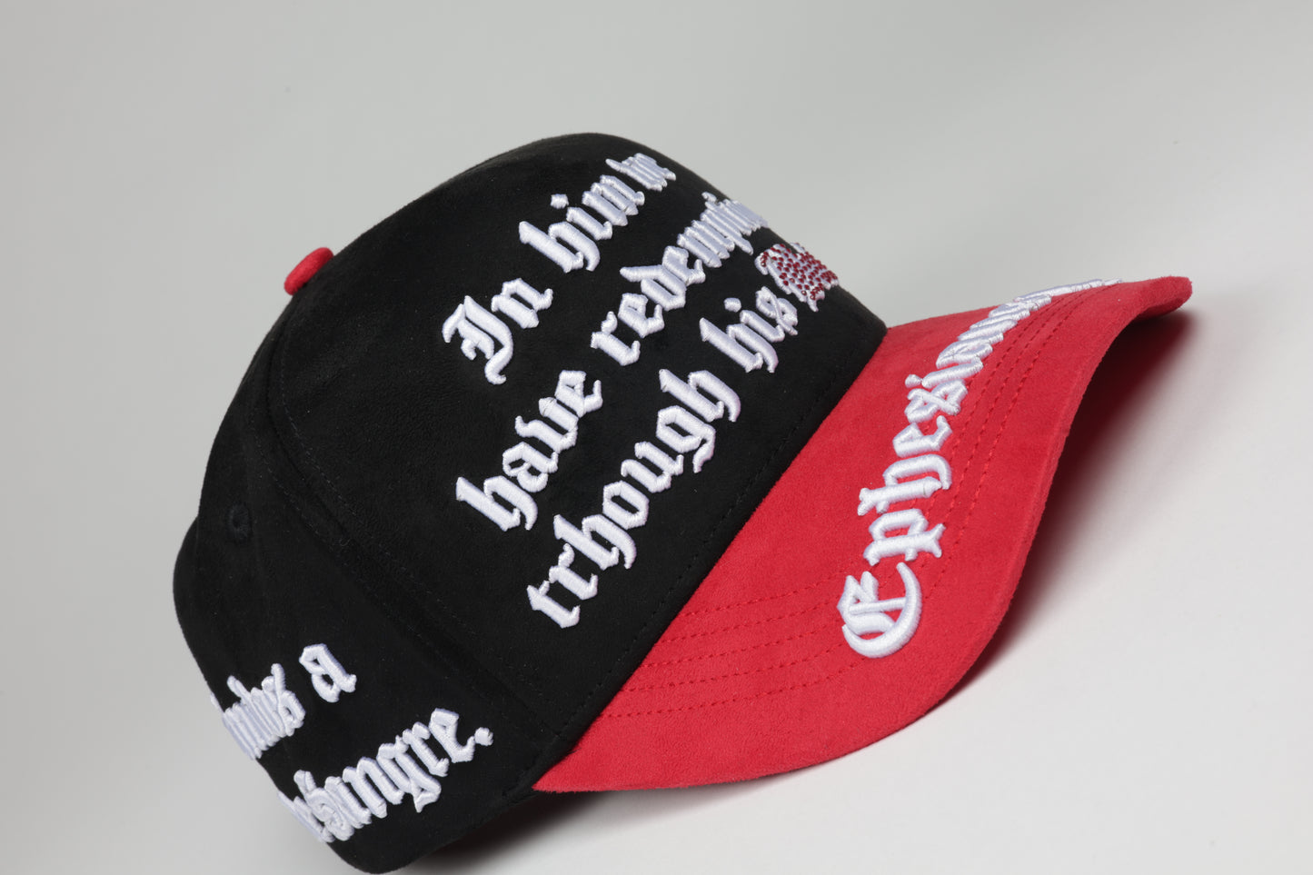 Efesios 1:7 · Black/Red (Negro con Rojo Gamuza Premuim)